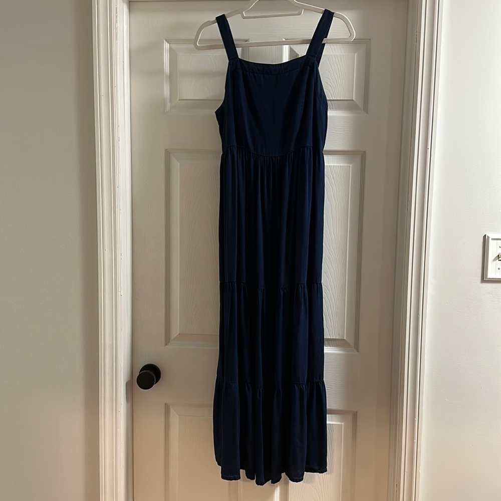 Maxi navy dress with adjustable straps. Size M